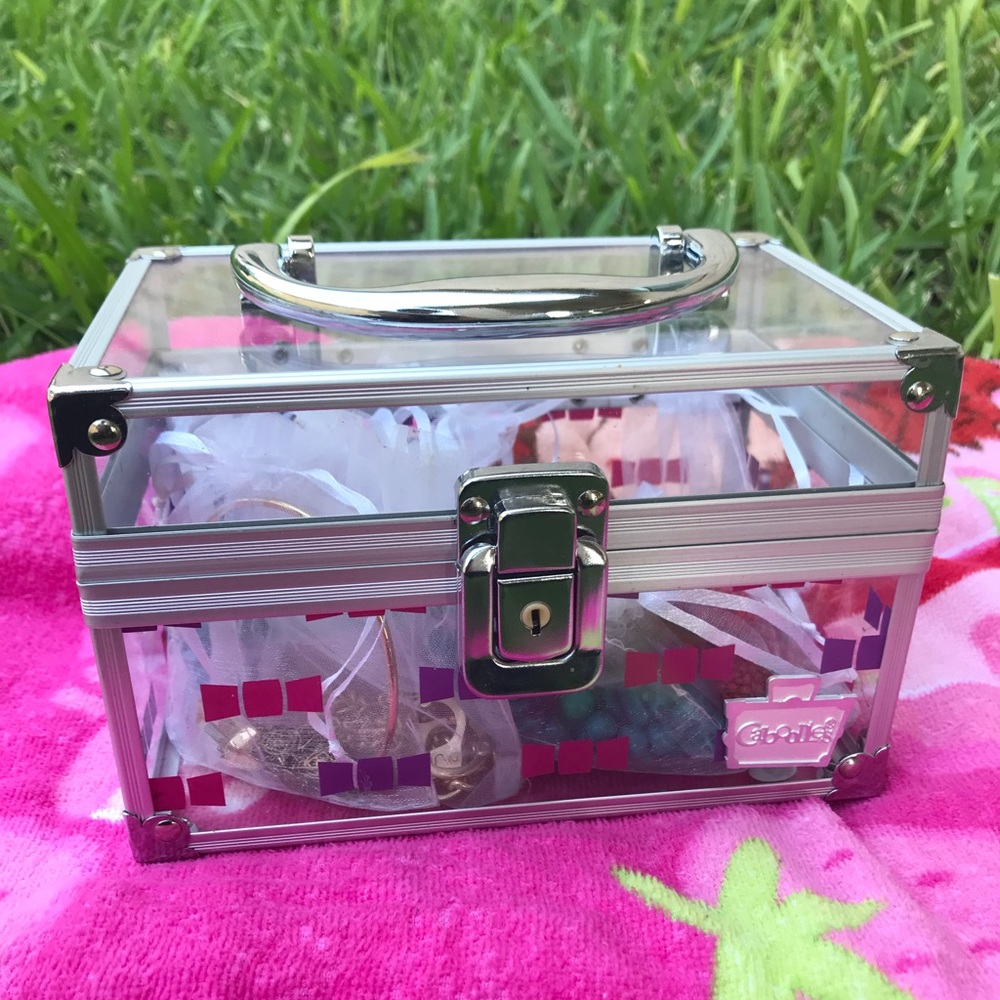 Caboodles box and Jewelry bundle 💕